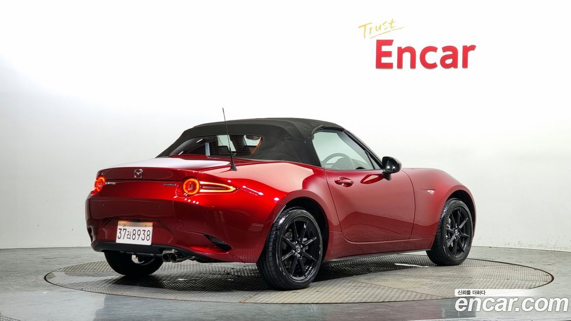 Mazda MX-5 Miata 2024