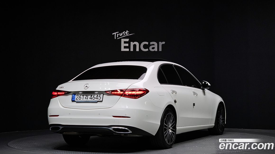 Mercedes-Benz C-Class 2024