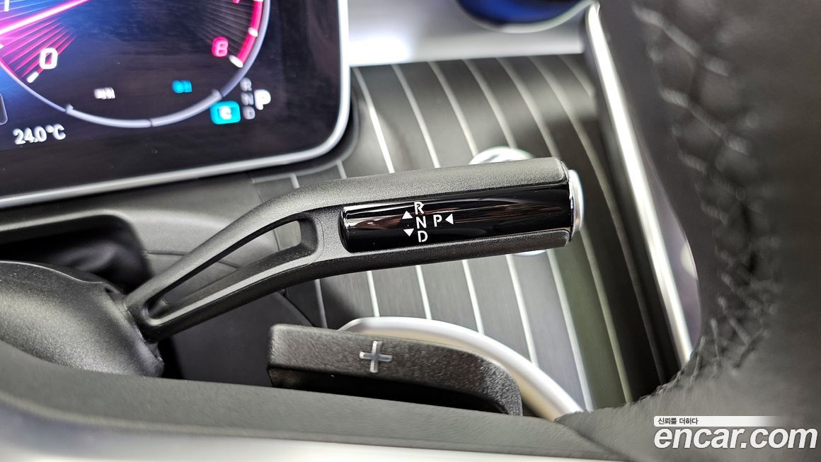 Mercedes-Benz C-Class 2024