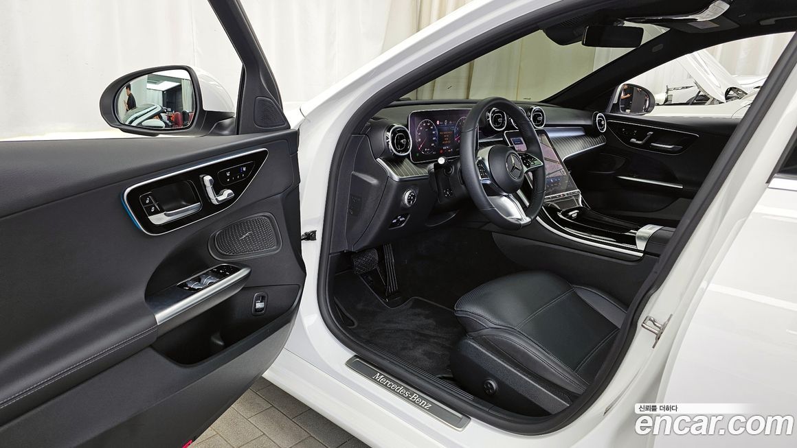 Mercedes-Benz C-Class 2024