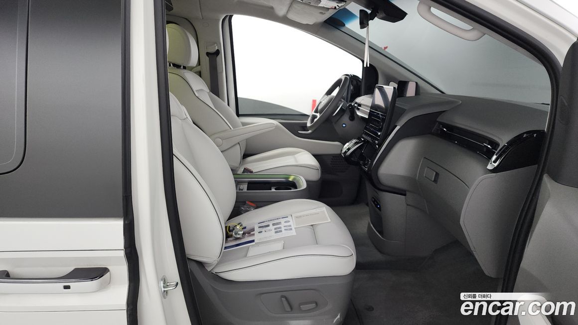 Hyundai Staria 2023