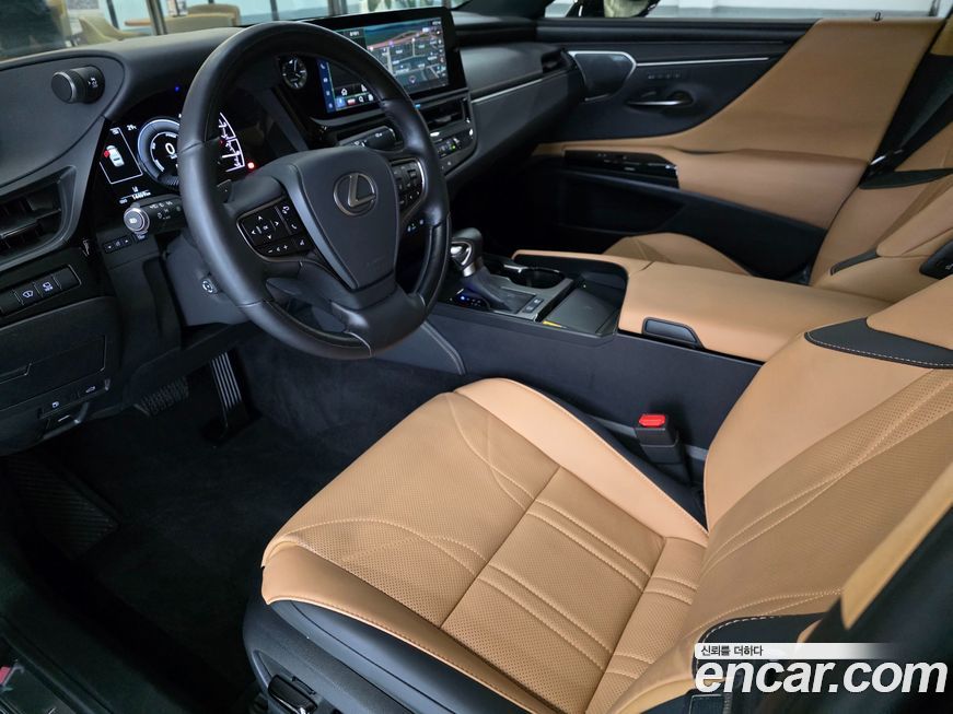 Lexus ES 2025