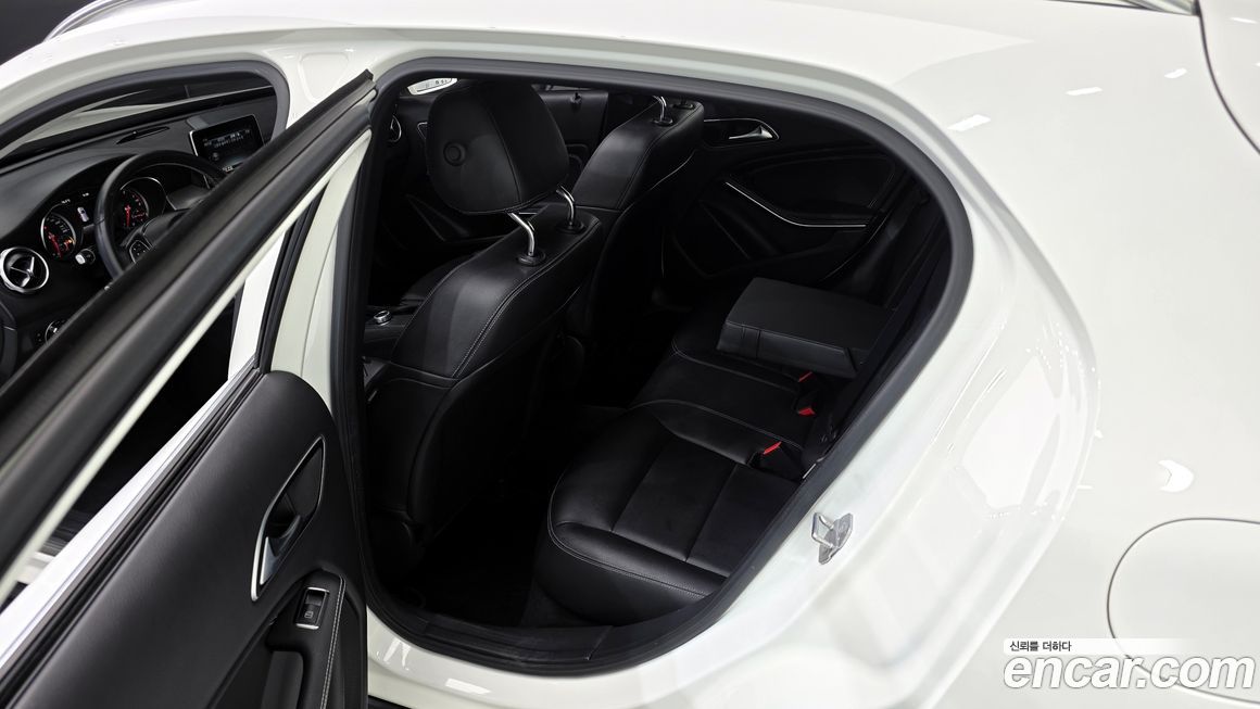 Mercedes-Benz GLA-Class 2018