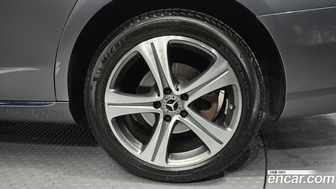 Mercedes-Benz E-Class 2019