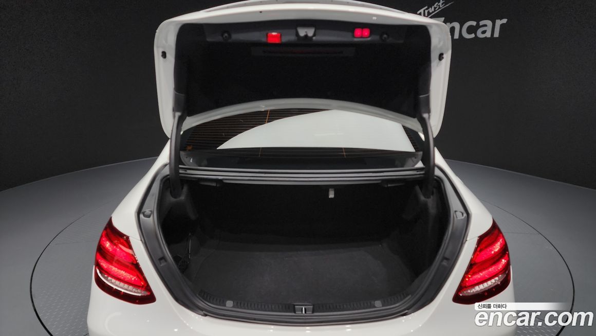 Mercedes-Benz E-Class 2020