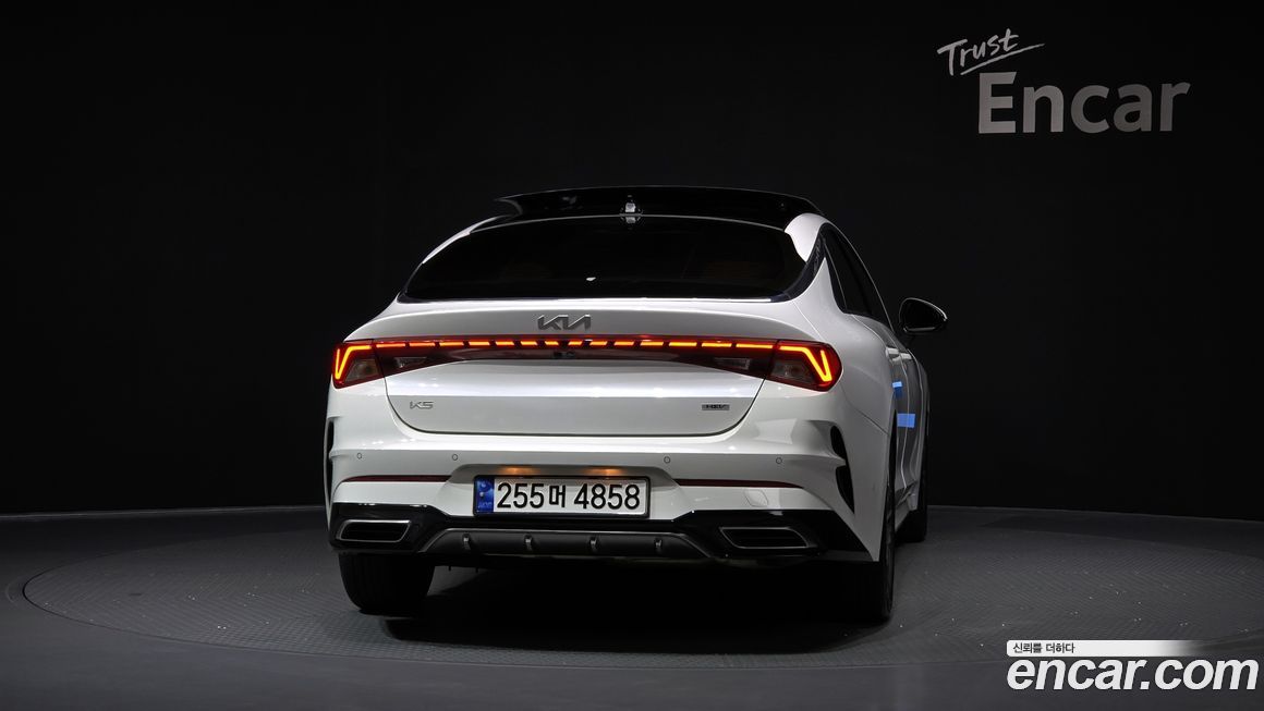 Kia K5 2023