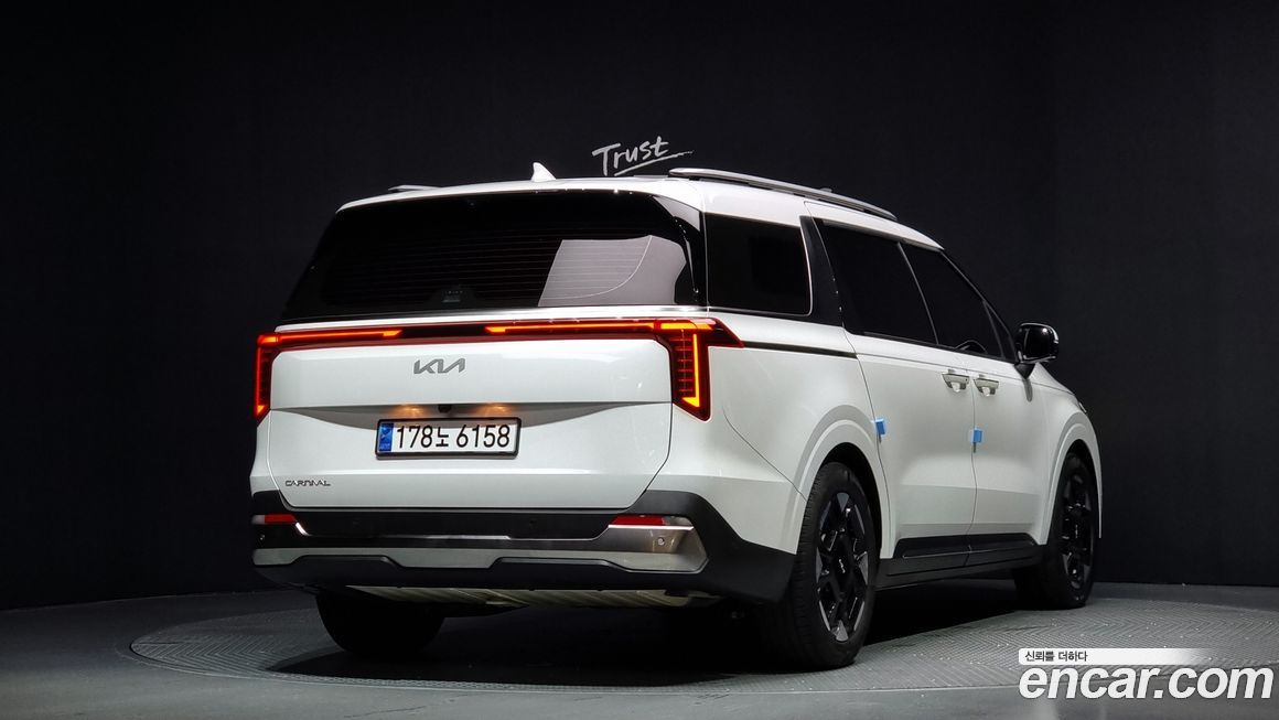 Kia Canival 2024