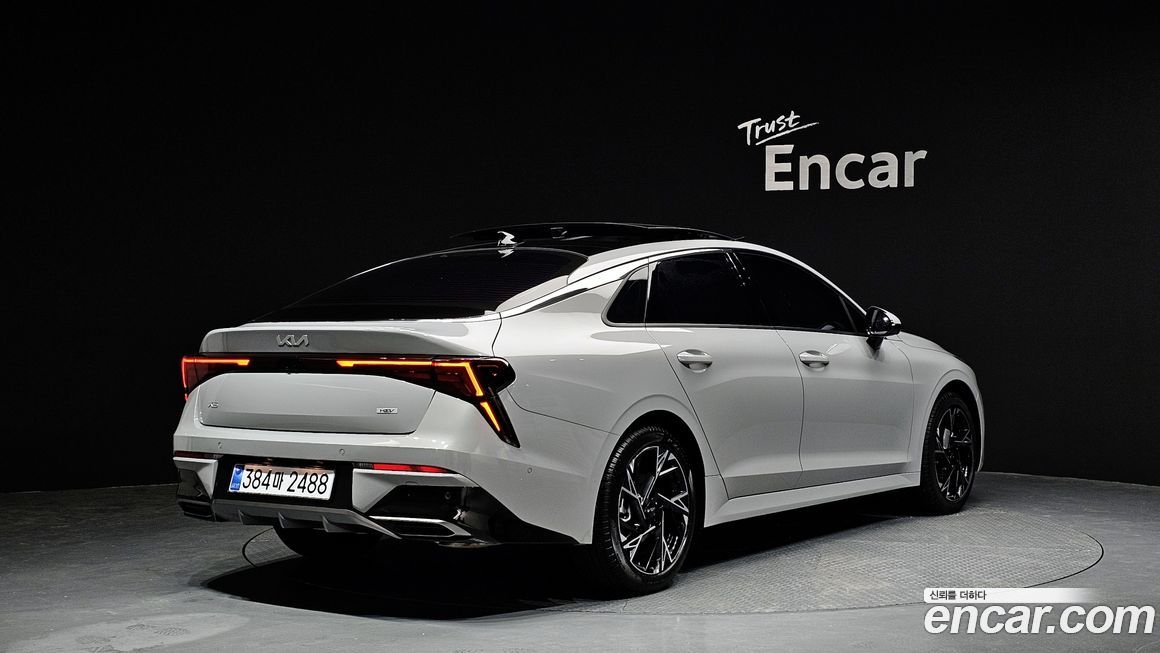 Kia K5 2025