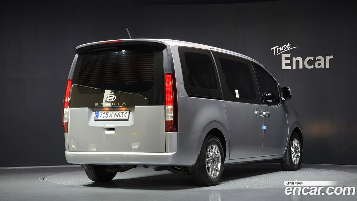 Hyundai Staria 2025