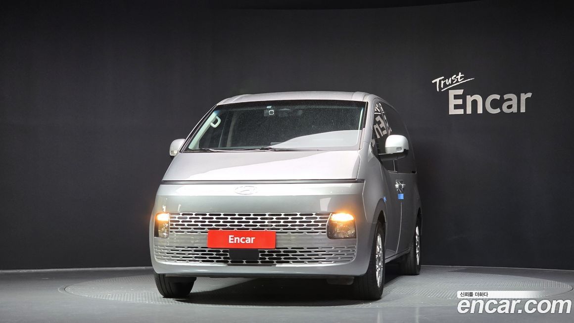 Hyundai Staria 2025