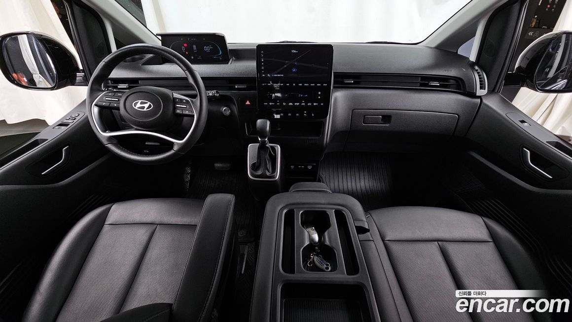 Hyundai Staria 2025