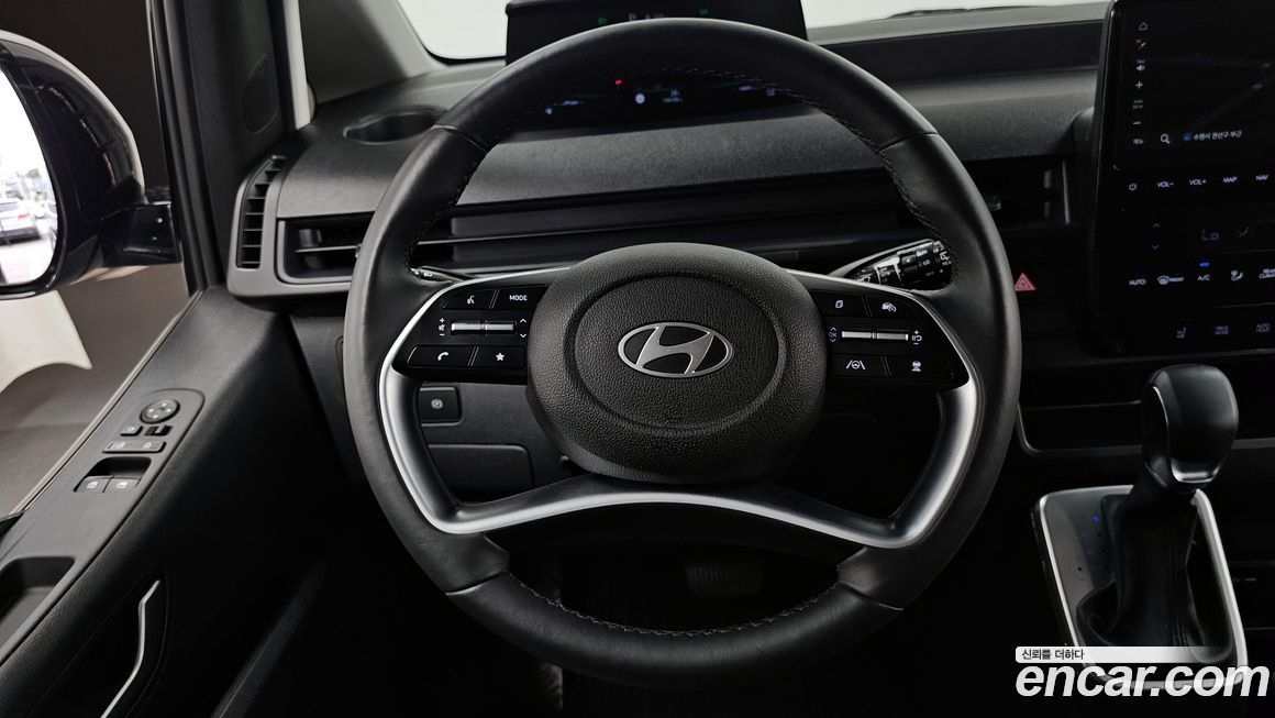 Hyundai Staria 2025