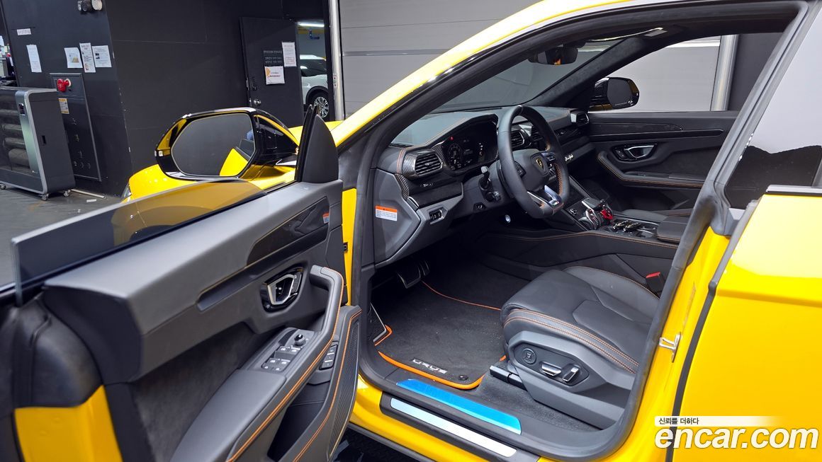 Lamborghini Urus 2024