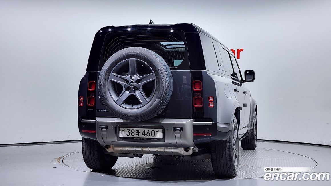 Land Rover Defender 2024