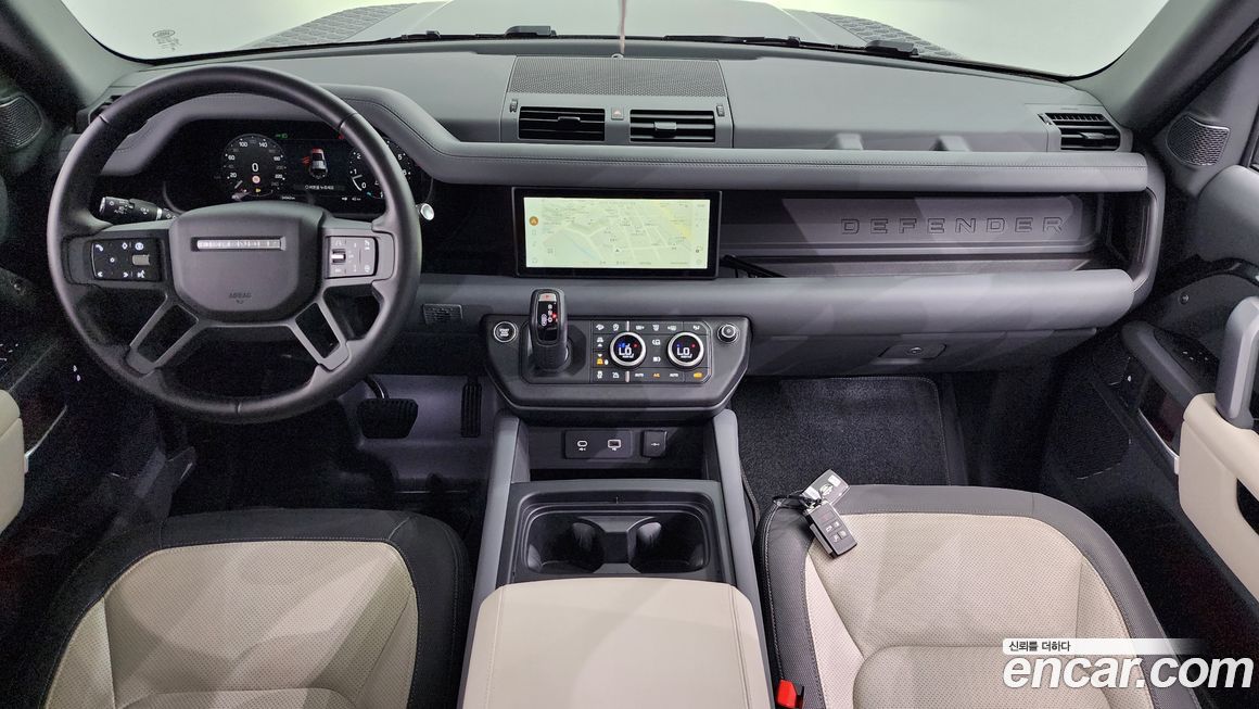 Land Rover Defender 2024