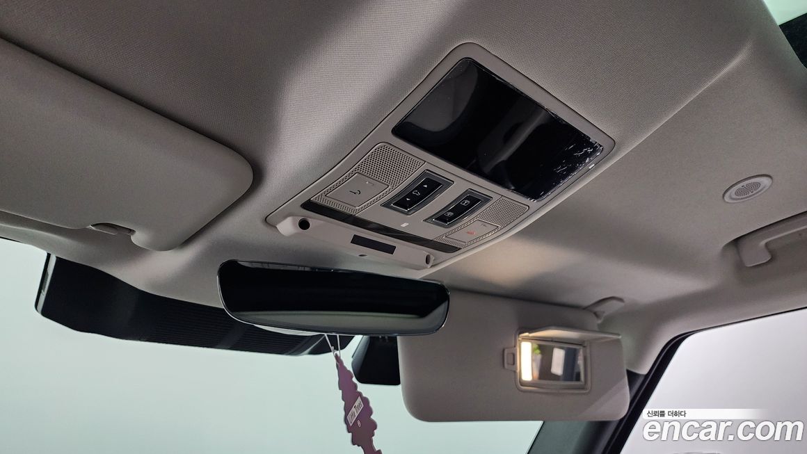 Land Rover Defender 2024