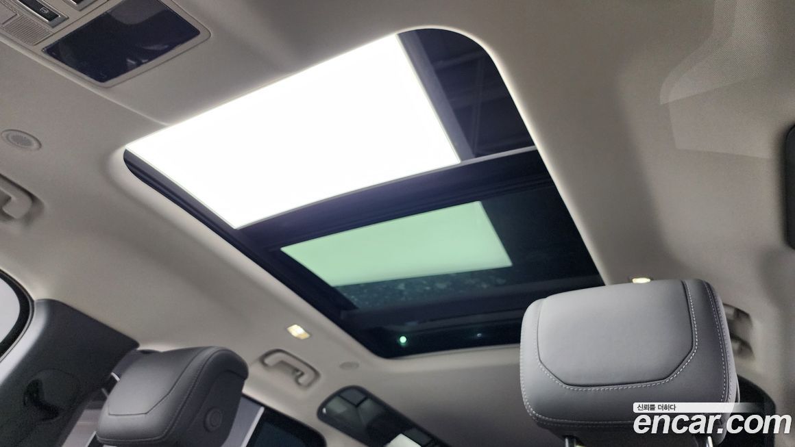 Land Rover Defender 2024