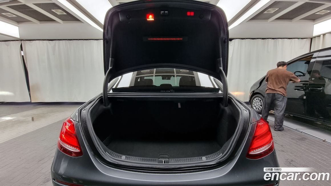 Mercedes-Benz E-Class 2017