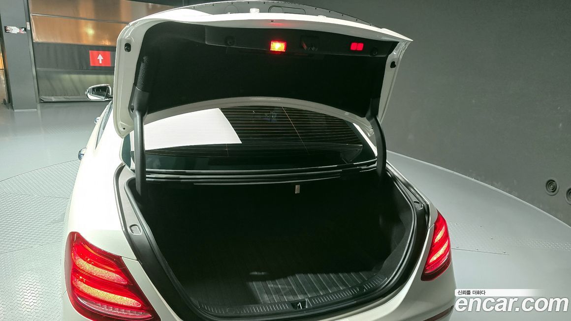 Mercedes-Benz E-Class 2018