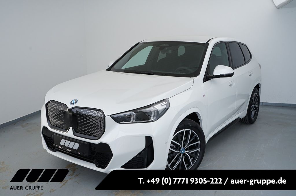 BMW iX1 2024