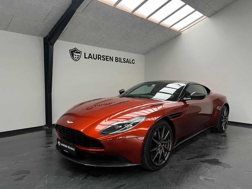 Aston Martin DB11 2017