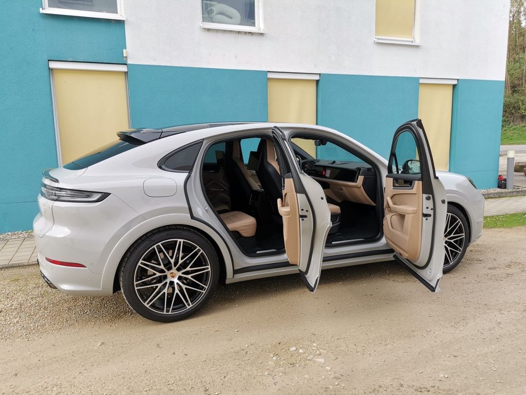 Porsche Cayenne 2025