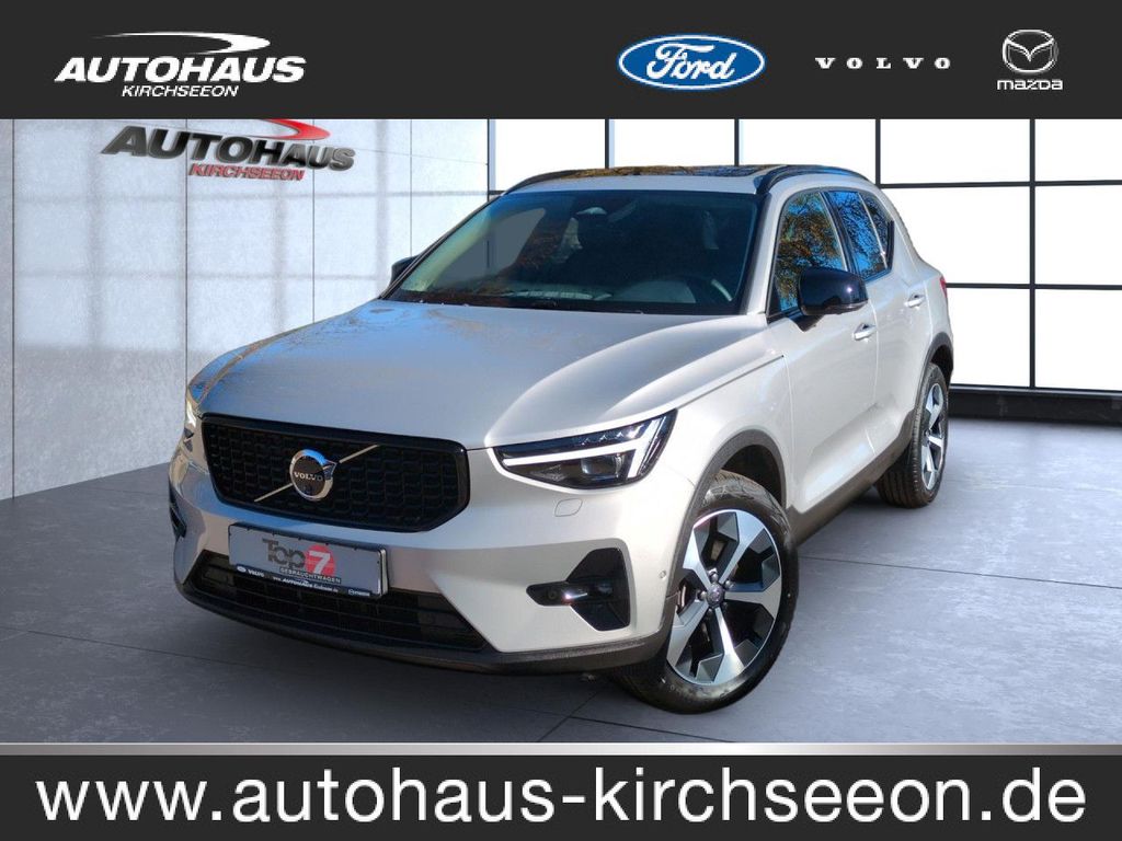 Volvo XC40 2025