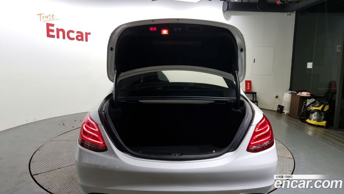 Mercedes-Benz C-Class 2017