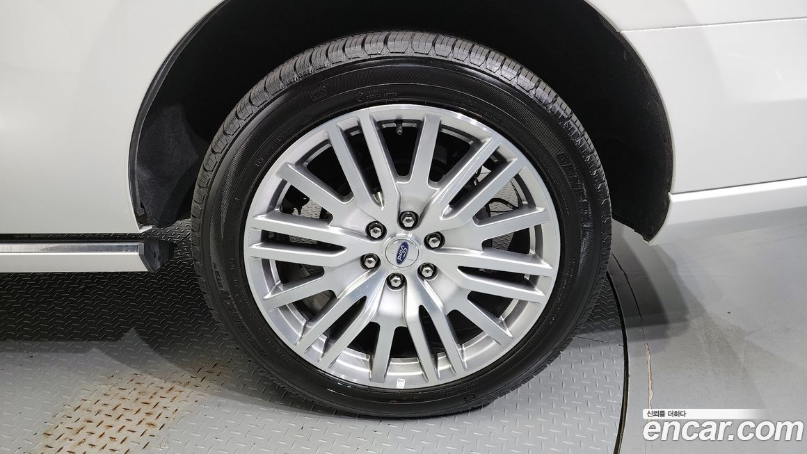 Ford Expedition 2021