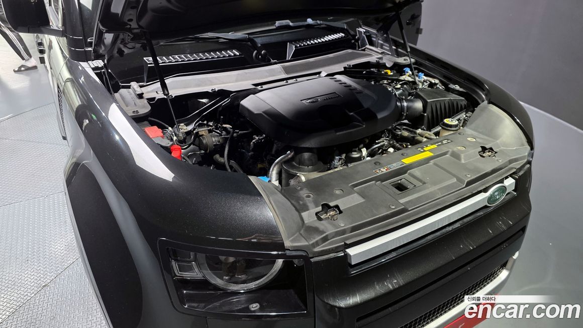 Land Rover Defender 2022