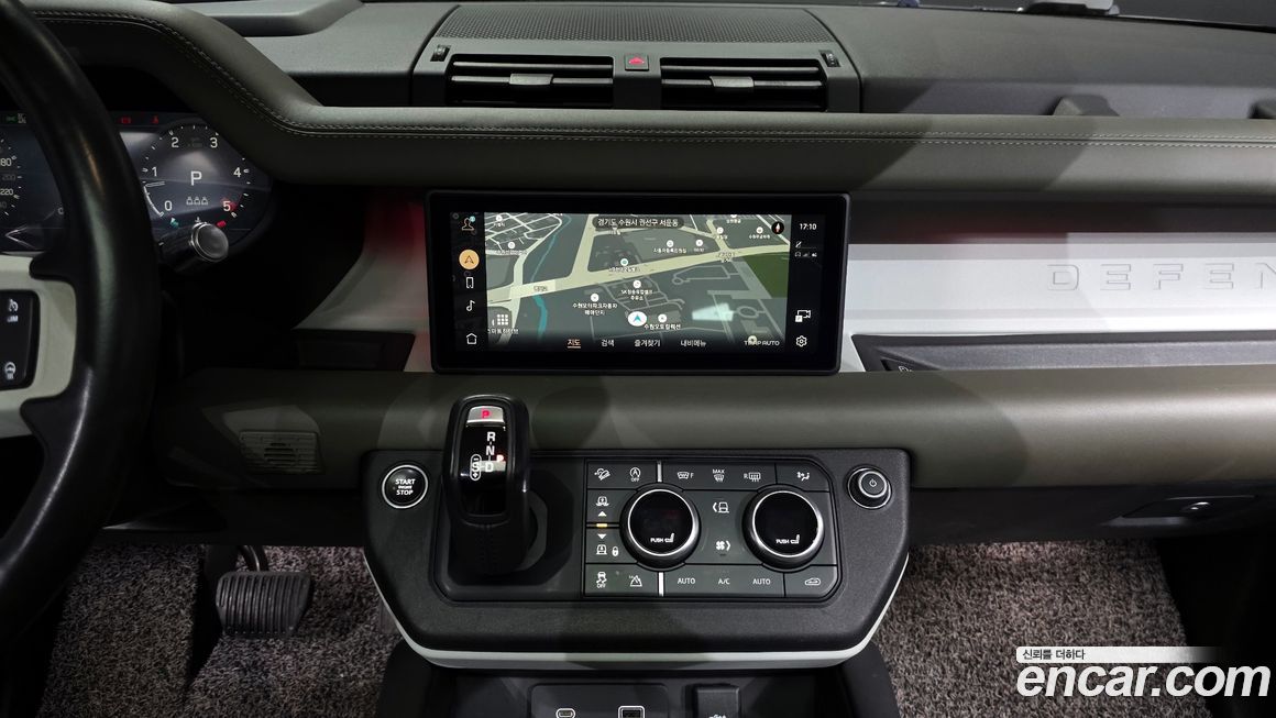 Land Rover Defender 2022