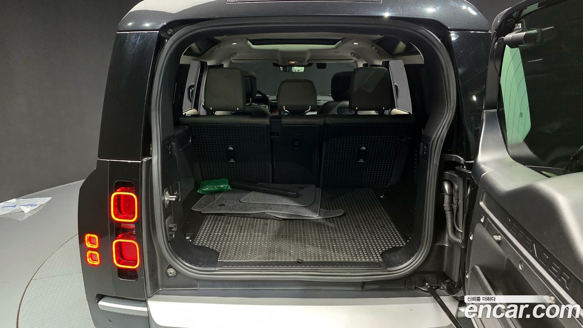 Land Rover Defender 2022