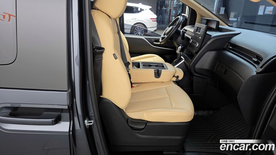 Hyundai Staria 2022