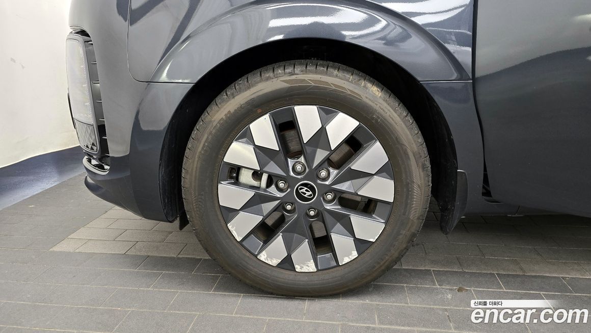 Hyundai Staria 2022