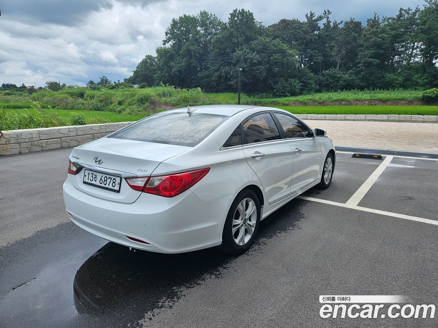 Hyundai Sonata 2011