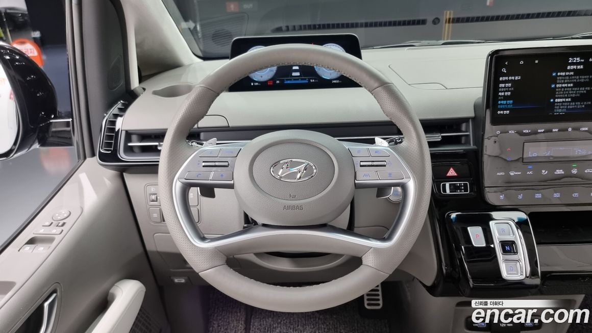 Hyundai Staria 2024