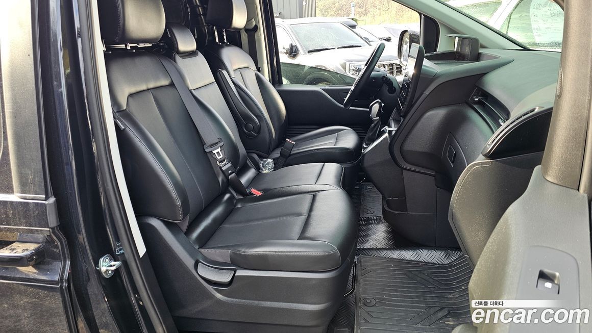 Hyundai Staria 2023