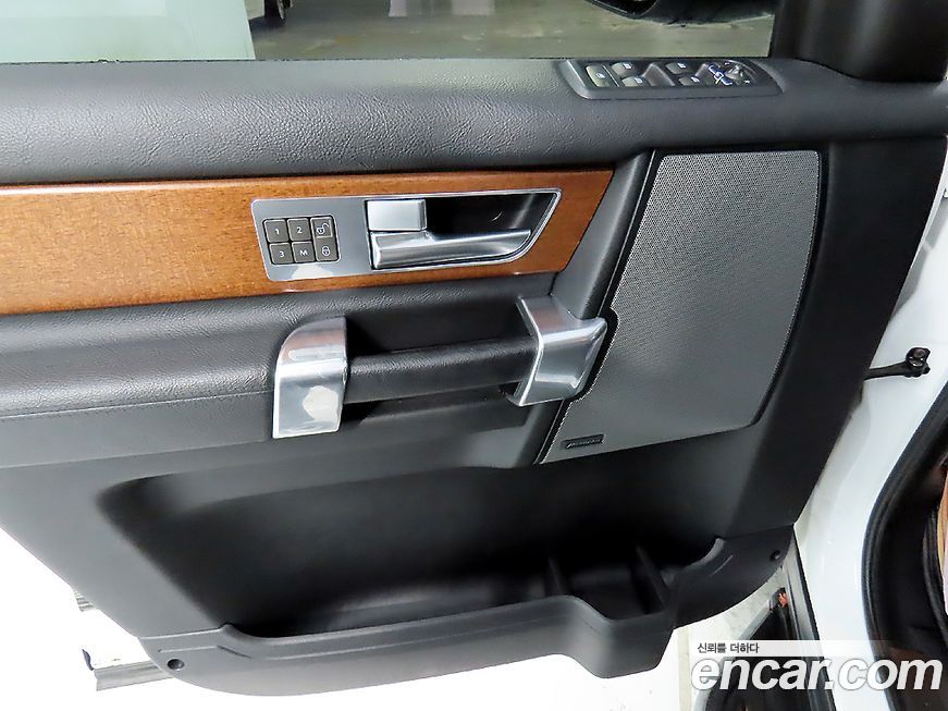 Land Rover Discovery 2016