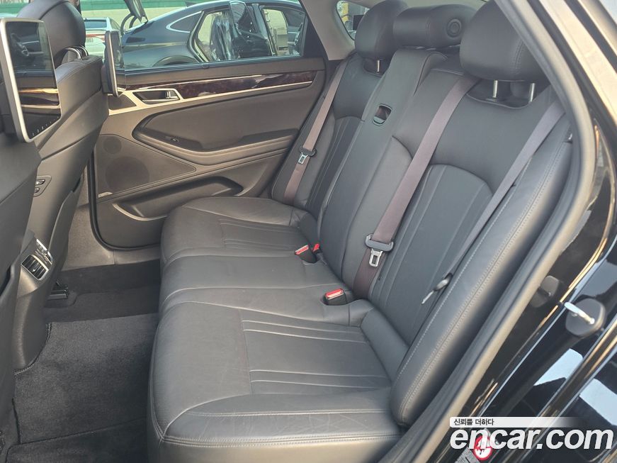 Hyundai Genesis 2016