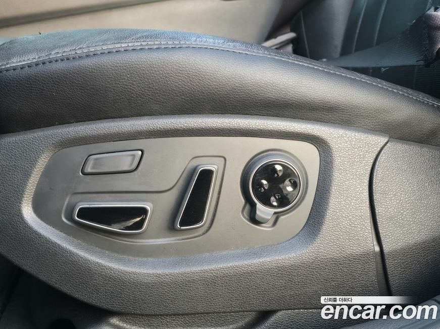 Hyundai Genesis 2016