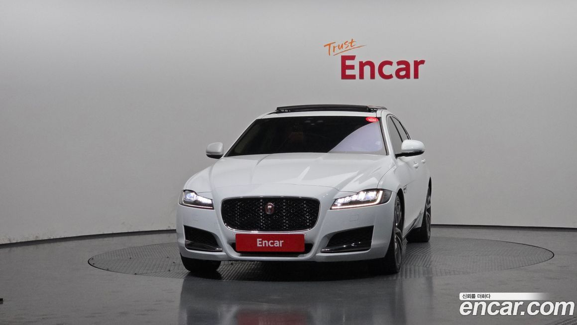 Jaguar XF 2016