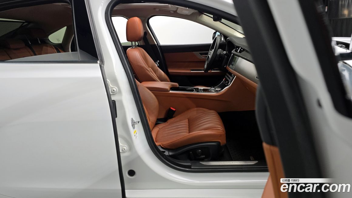 Jaguar XF 2016