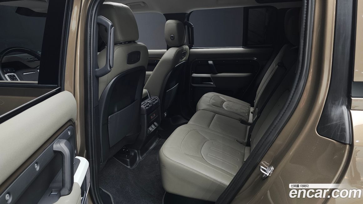 Land Rover Defender 2022