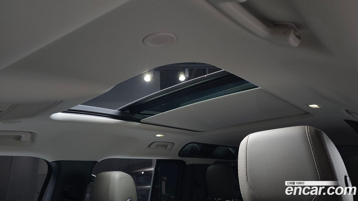 Land Rover Defender 2022