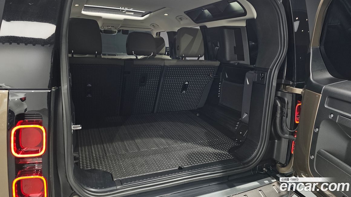 Land Rover Defender 2022