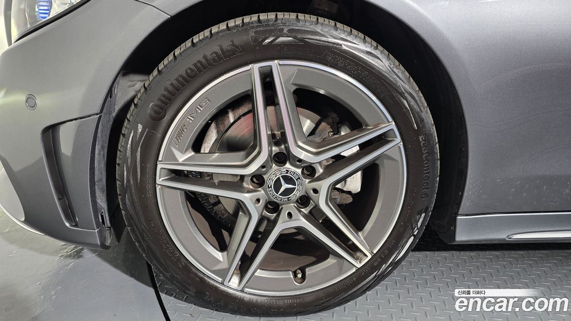 Mercedes-Benz C-Class 2021