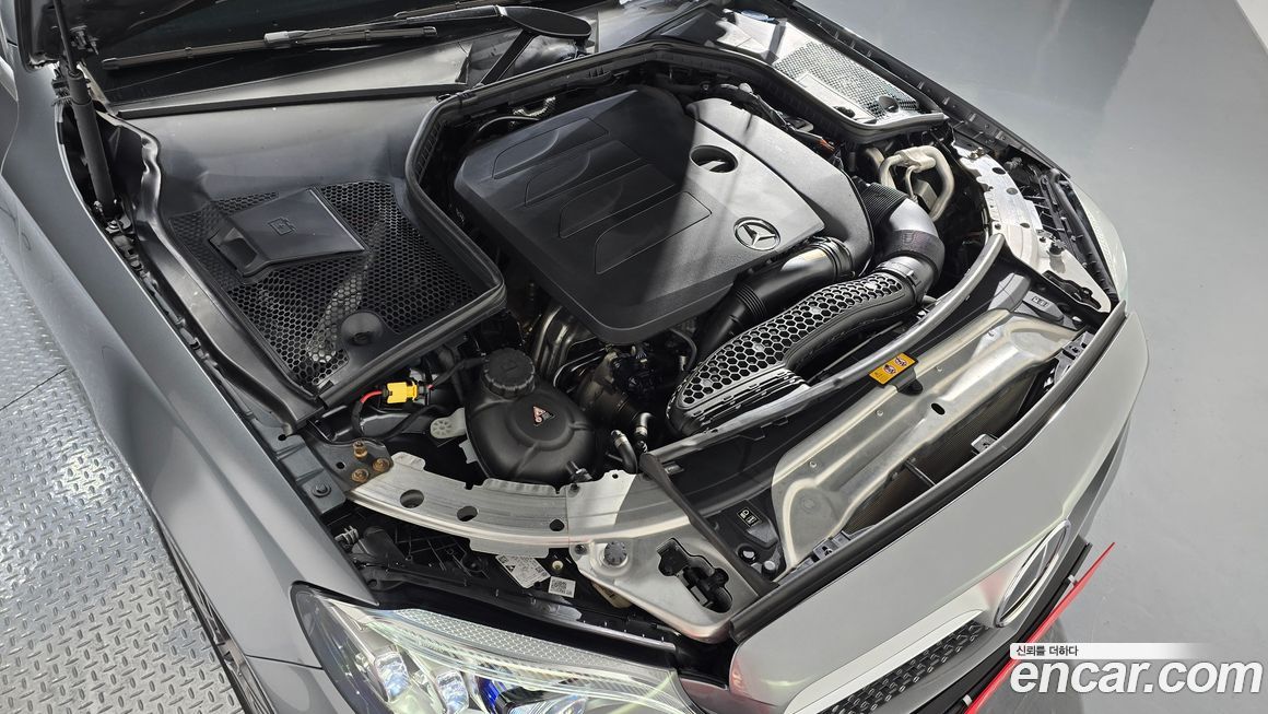 Mercedes-Benz C-Class 2021