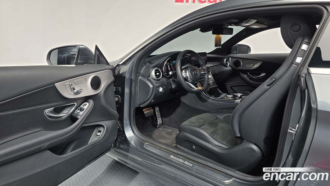 Mercedes-Benz C-Class 2021