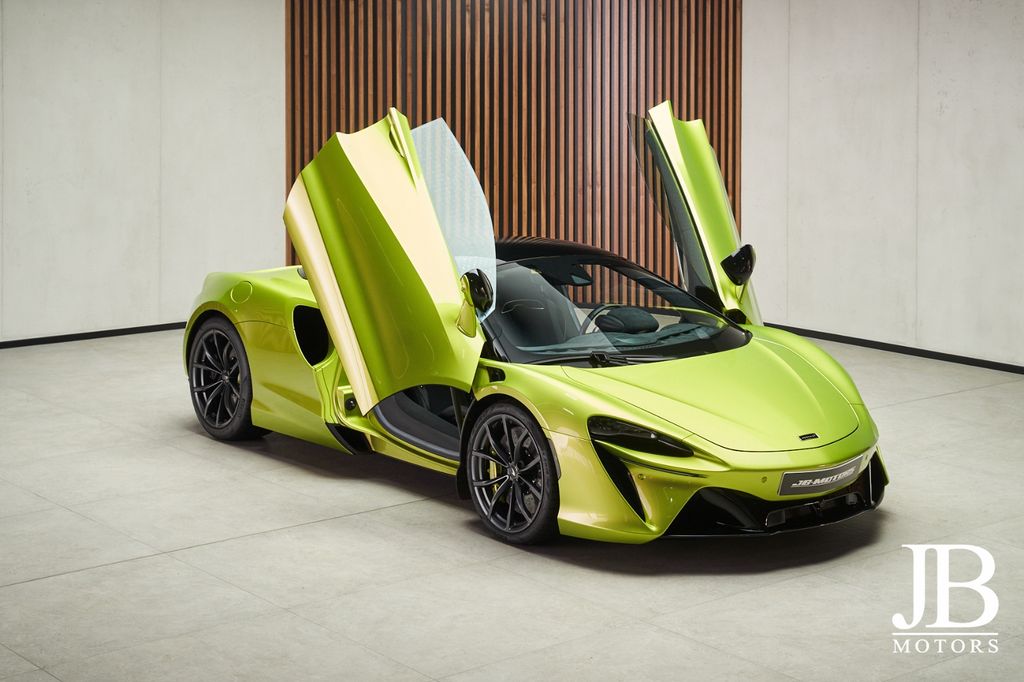 McLaren Artura 2023