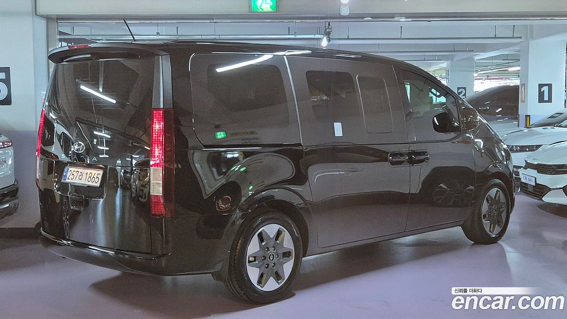 Hyundai Staria 2024
